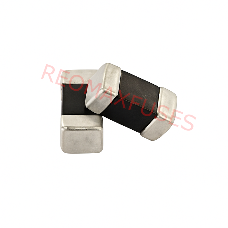 885 SMD Fuse High Interrupting Current Ratings 450VDC 500VDC 350VAC Surface Mount Fuse 1A 1.25A 1.6A 2A 2.5A 3.15A 4A 5A